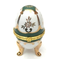 Porseleinen ei, groen met wit en goud kleur